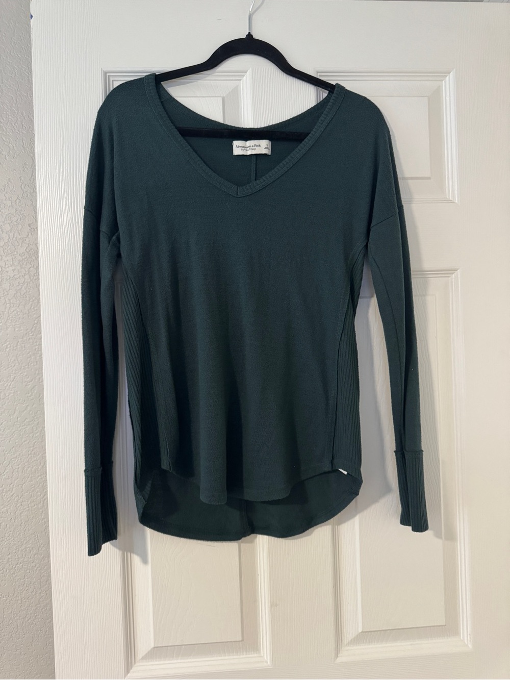 Abercrombie & Fitch Green V-Neck Long Sleeve Top